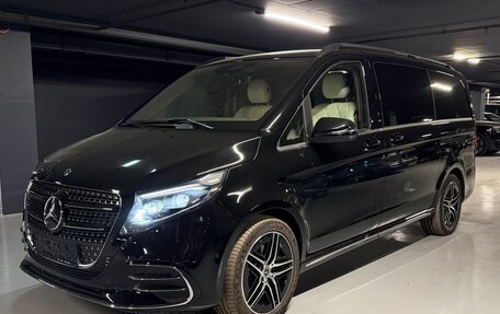 Mercedes-Benz V-Класс, 2025 год, 35 700 000 рублей, 2 фотография