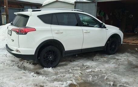 Toyota RAV4, 2017 год, 2 350 000 рублей, 2 фотография