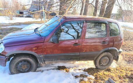 Chevrolet Niva I рестайлинг, 2004 год, 180 000 рублей, 2 фотография