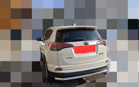 Toyota RAV4, 2017 год, 3 000 000 рублей, 2 фотография