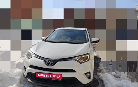 Toyota RAV4, 2017 год, 3 000 000 рублей, 3 фотография