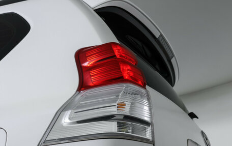 Toyota Land Cruiser Prado 150 рестайлинг 2, 2011 год, 2 450 000 рублей, 13 фотография