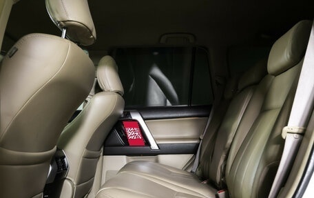 Toyota Land Cruiser Prado 150 рестайлинг 2, 2011 год, 2 450 000 рублей, 10 фотография