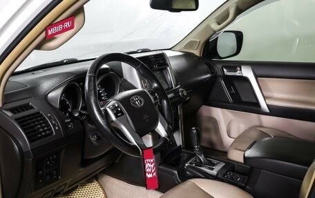 Toyota Land Cruiser Prado 150 рестайлинг 2, 2011 год, 2 450 000 рублей, 19 фотография