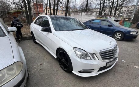 Mercedes-Benz E-Класс, 2012 год, 1 250 000 рублей, 4 фотография