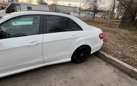 Mercedes-Benz E-Класс, 2012 год, 1 250 000 рублей, 2 фотография