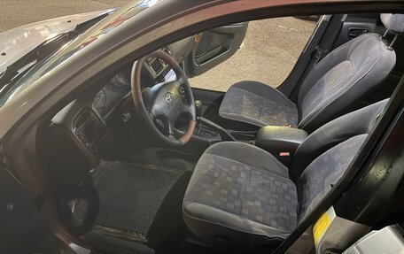 Toyota Avensis III рестайлинг, 2000 год, 680 000 рублей, 11 фотография