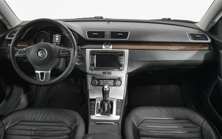 Volkswagen Passat B7, 2011 год, 625 000 рублей, 13 фотография