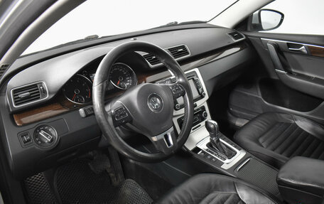 Volkswagen Passat B7, 2011 год, 625 000 рублей, 9 фотография