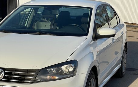 Volkswagen Polo VI (EU Market), 2015 год, 850 000 рублей, 2 фотография