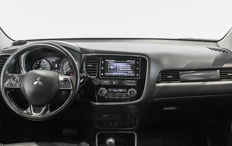 Mitsubishi Outlander III рестайлинг 3, 2018 год, 2 258 600 рублей, 6 фотография