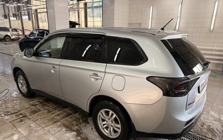 Mitsubishi Outlander III рестайлинг 3, 2013 год, 1 190 000 рублей, 4 фотография