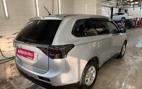 Mitsubishi Outlander III рестайлинг 3, 2013 год, 1 190 000 рублей, 3 фотография