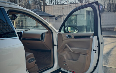 Porsche Cayenne III, 2011 год, 2 300 000 рублей, 13 фотография