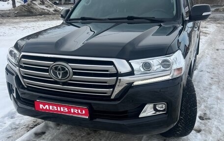 Toyota Land Cruiser 200, 2018 год, 7 500 000 рублей, 2 фотография