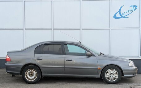 Toyota Avensis III рестайлинг, 2001 год, 320 000 рублей, 4 фотография