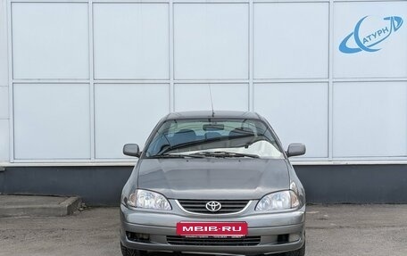Toyota Avensis III рестайлинг, 2001 год, 320 000 рублей, 2 фотография