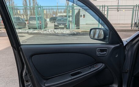 Toyota Avensis III рестайлинг, 2001 год, 320 000 рублей, 12 фотография