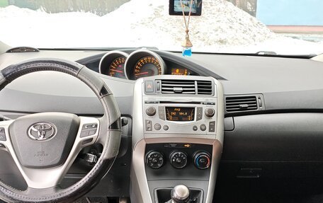 Toyota Verso I, 2011 год, 870 000 рублей, 9 фотография