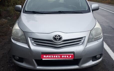 Toyota Verso I, 2011 год, 870 000 рублей, 2 фотография
