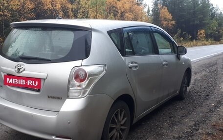 Toyota Verso I, 2011 год, 870 000 рублей, 4 фотография