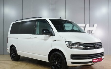Volkswagen Caravelle T6 рестайлинг, 2018 год, 3 369 000 рублей, 1 фотография