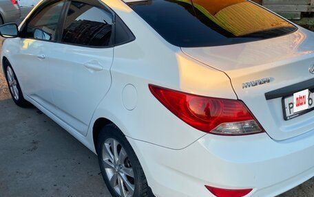 Hyundai Solaris II рестайлинг, 2012 год, 670 000 рублей, 4 фотография