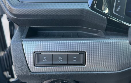 Volkswagen Multivan T6 рестайлинг, 2020 год, 6 050 000 рублей, 16 фотография