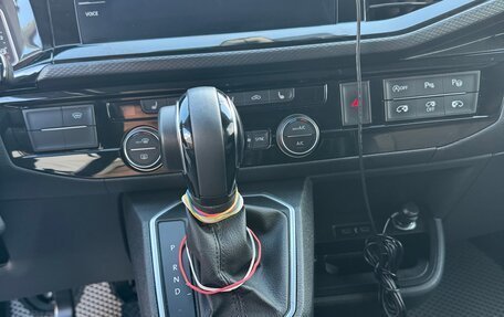 Volkswagen Multivan T6 рестайлинг, 2020 год, 6 050 000 рублей, 15 фотография