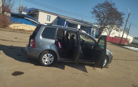 Volkswagen Touran III, 2007 год, 925 000 рублей, 3 фотография