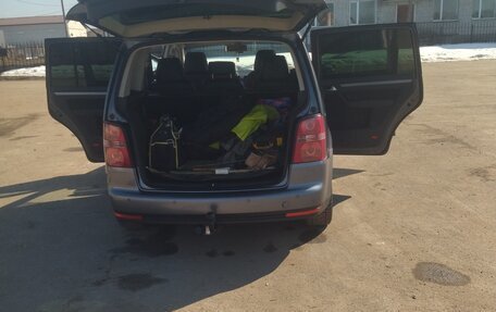 Volkswagen Touran III, 2007 год, 925 000 рублей, 4 фотография