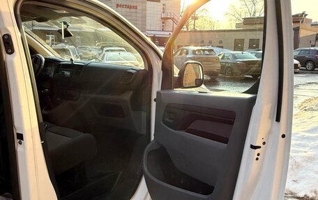 Opel Vivaro, 2021 год, 2 650 000 рублей, 8 фотография