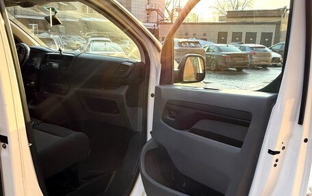 Opel Vivaro, 2021 год, 2 650 000 рублей, 9 фотография