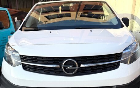 Opel Vivaro, 2021 год, 2 650 000 рублей, 29 фотография