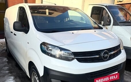 Opel Vivaro, 2021 год, 2 650 000 рублей, 30 фотография