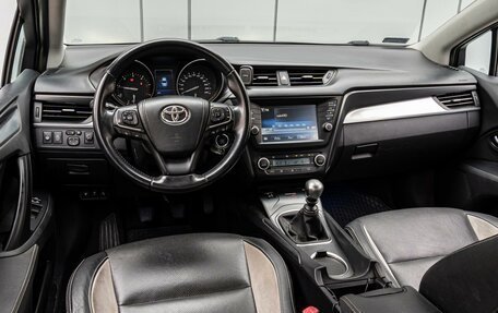 Toyota Avensis III рестайлинг, 2015 год, 1 695 000 рублей, 6 фотография