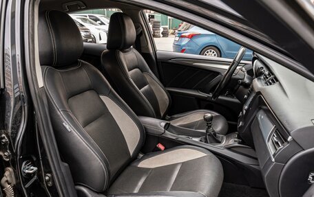 Toyota Avensis III рестайлинг, 2015 год, 1 695 000 рублей, 8 фотография