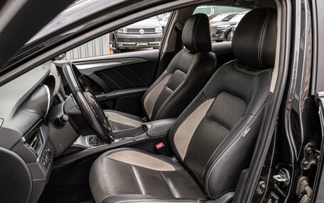 Toyota Avensis III рестайлинг, 2015 год, 1 695 000 рублей, 10 фотография