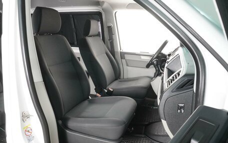 Volkswagen Caravelle T6 рестайлинг, 2018 год, 3 369 000 рублей, 8 фотография