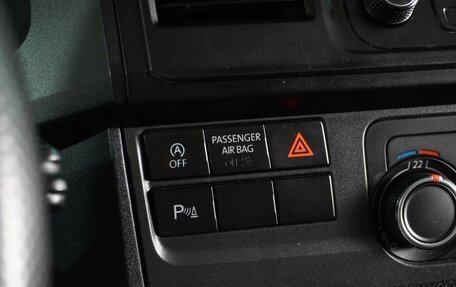 Volkswagen Caravelle T6 рестайлинг, 2018 год, 3 369 000 рублей, 14 фотография