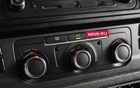 Volkswagen Caravelle T6 рестайлинг, 2018 год, 3 369 000 рублей, 16 фотография