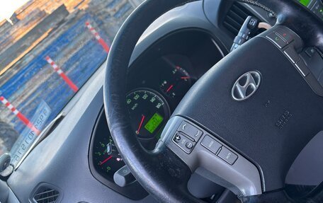 Hyundai Grand Starex Grand Starex I рестайлинг 2, 2014 год, 2 100 000 рублей, 3 фотография