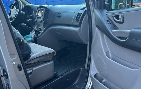 Hyundai Grand Starex Grand Starex I рестайлинг 2, 2014 год, 2 100 000 рублей, 12 фотография