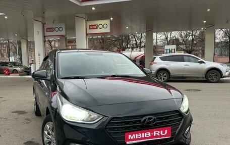 Hyundai Solaris II рестайлинг, 2018 год, 1 049 000 рублей, 1 фотография