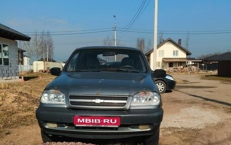 Chevrolet Niva I рестайлинг, 2005 год, 140 000 рублей, 1 фотография