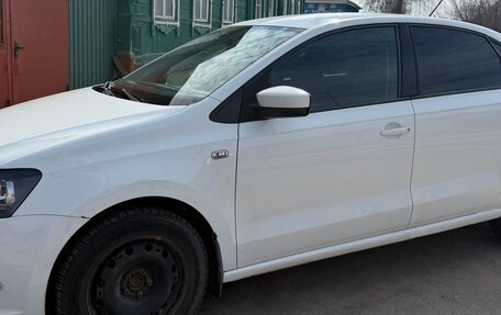 Volkswagen Polo VI (EU Market), 2014 год, 700 000 рублей, 2 фотография