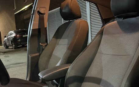 Hyundai Solaris II рестайлинг, 2018 год, 1 300 000 рублей, 7 фотография