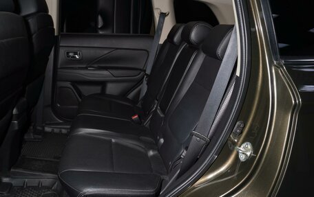 Mitsubishi Outlander III рестайлинг 3, 2017 год, 2 820 999 рублей, 13 фотография