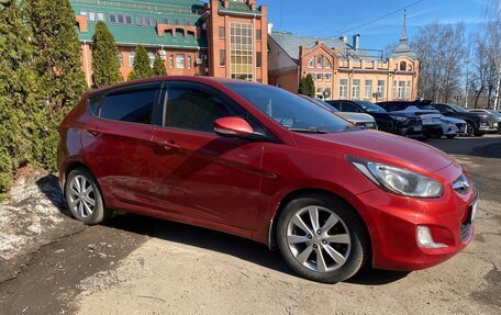 Hyundai Solaris II рестайлинг, 2011 год, 580 000 рублей, 4 фотография
