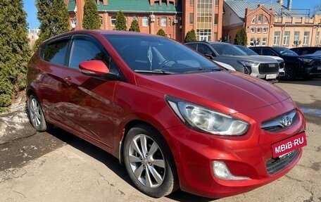 Hyundai Solaris II рестайлинг, 2011 год, 580 000 рублей, 2 фотография